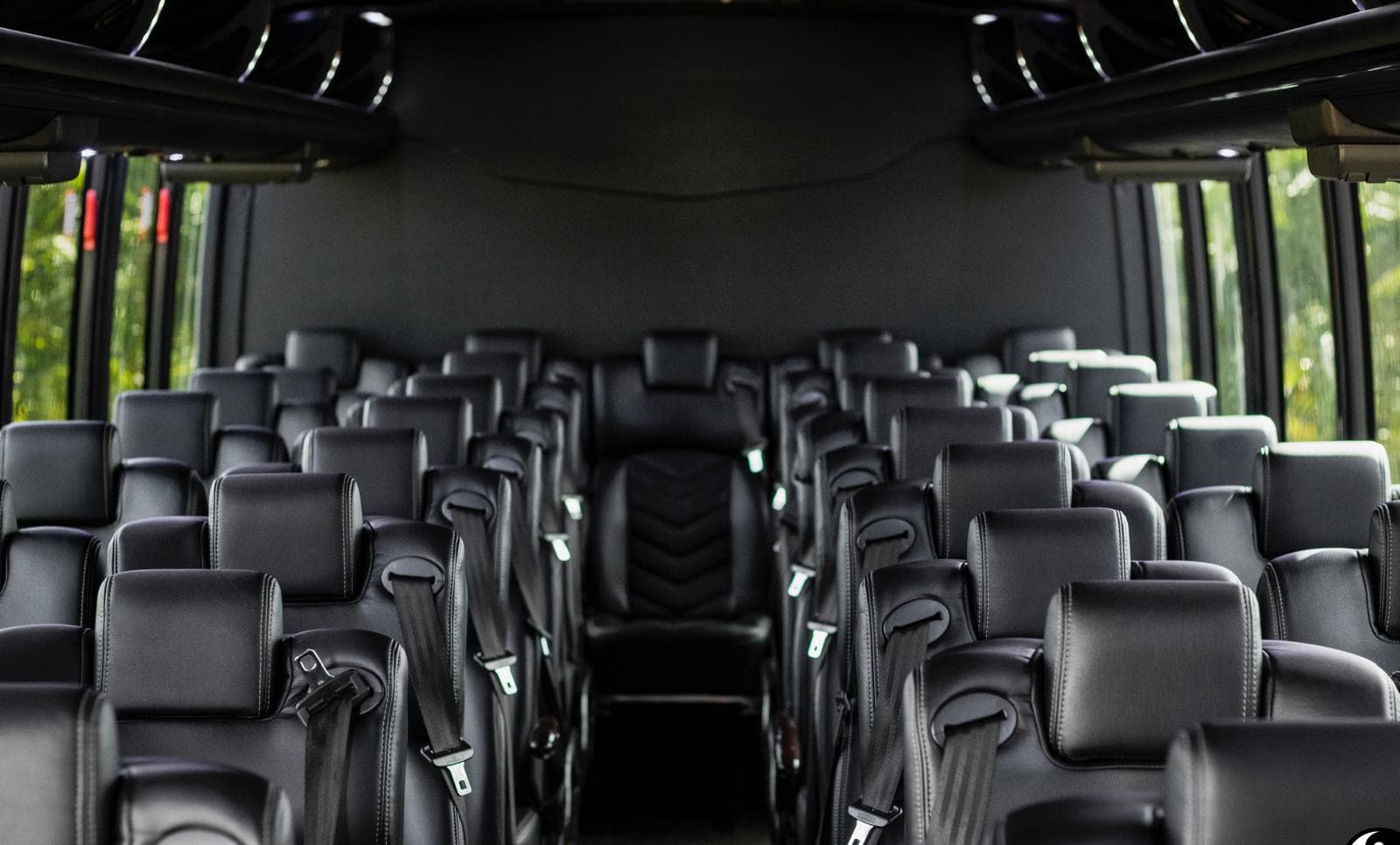 F550 Luxury Mini Coach photo 1